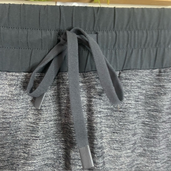 Athleta Excursion Hybrid Mid-Rise Tennis Skort in Dark and Heathered Gray Sz S - Picture 6 of 9